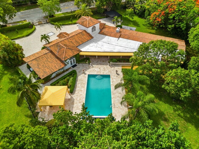 Building Photo - 12300 Old Cutler Rd