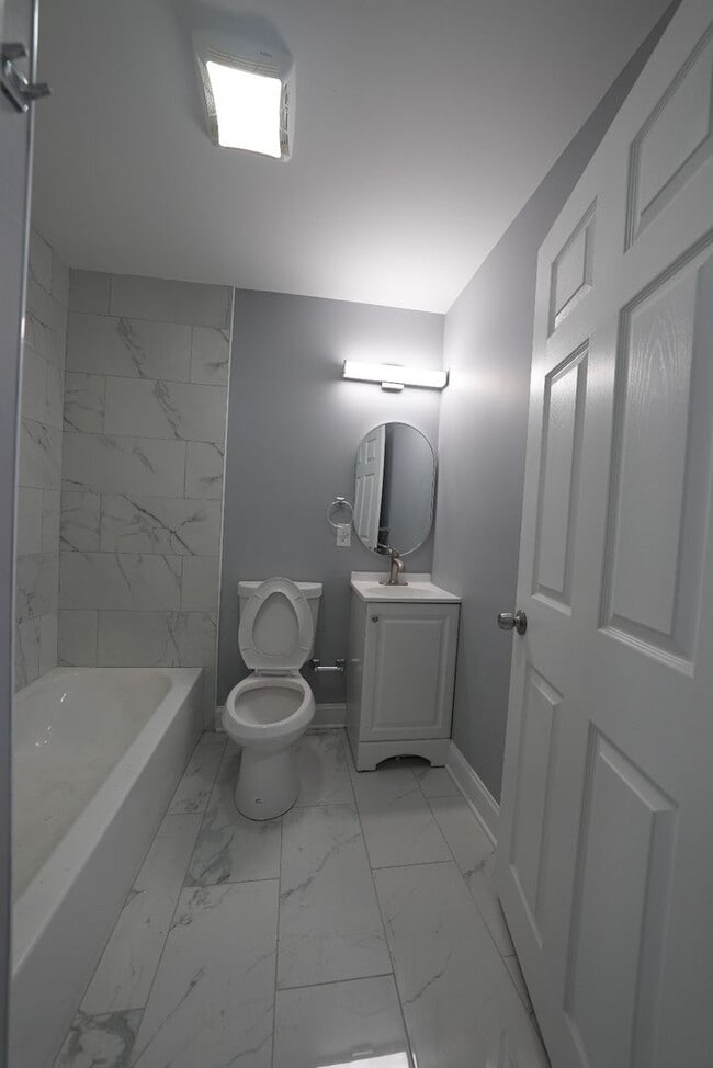 Building Photo - 3 Bedroom 2.5 Bath Home