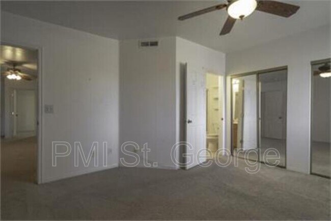 Building Photo - 35 E 600 S
