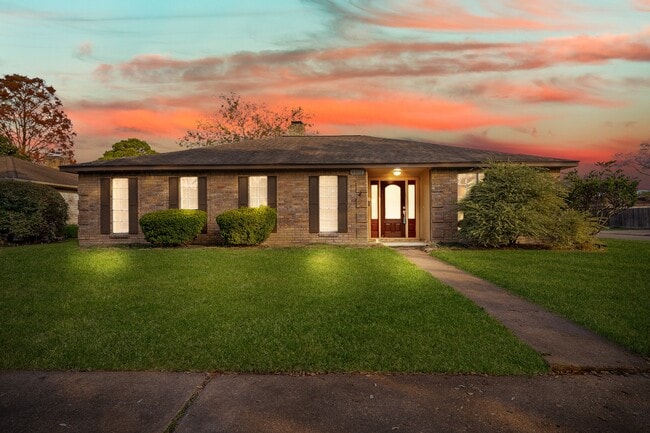 Building Photo - 9302 Claridge Dr