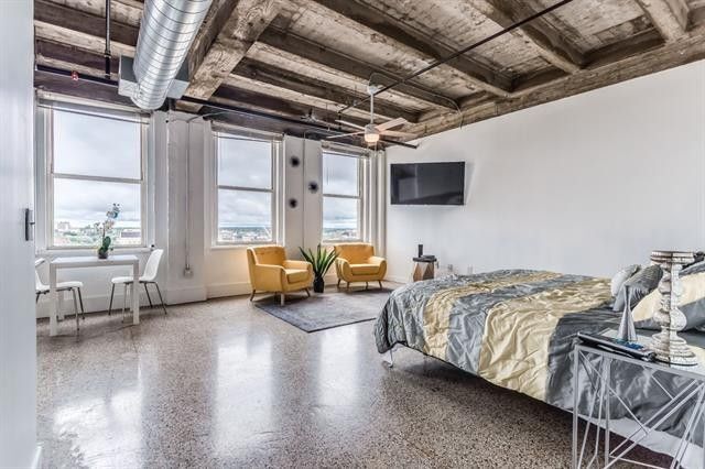 Building Photo - 221 W Lancaster-1702