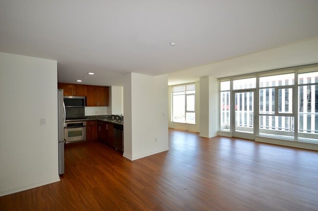 Building Photo - Beautiful 2 Bedroom Apartment in Long Beac...