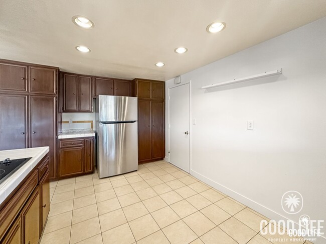 Building Photo - Spacious 4Bd/3Ba Townhome near SDSU