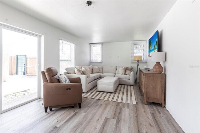 Building Photo - 640 Broadway St