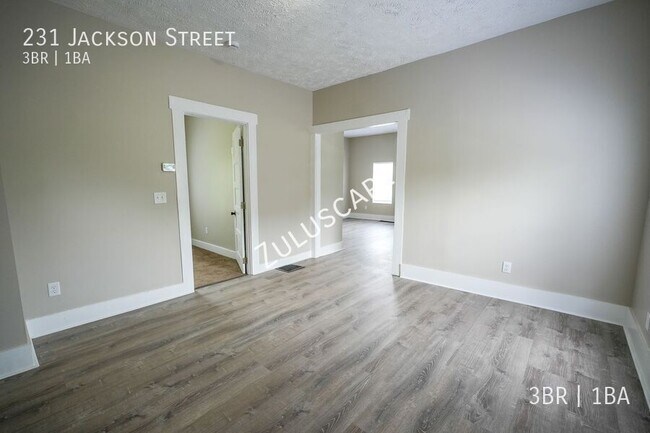 Building Photo - 231 Jackson St
