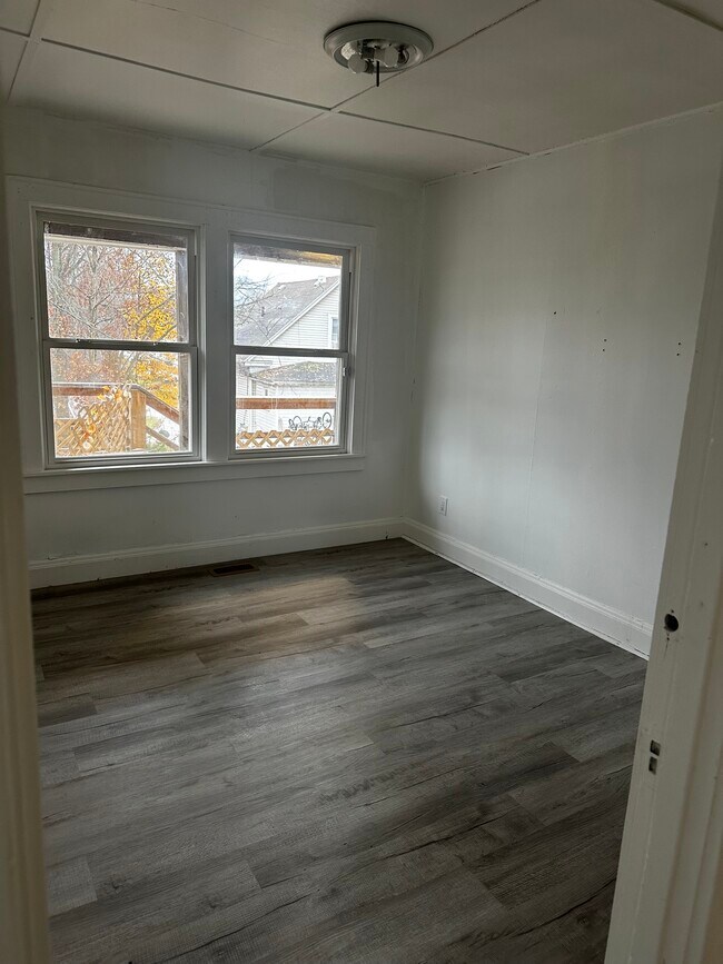 Building Photo - 286 Norway Ave