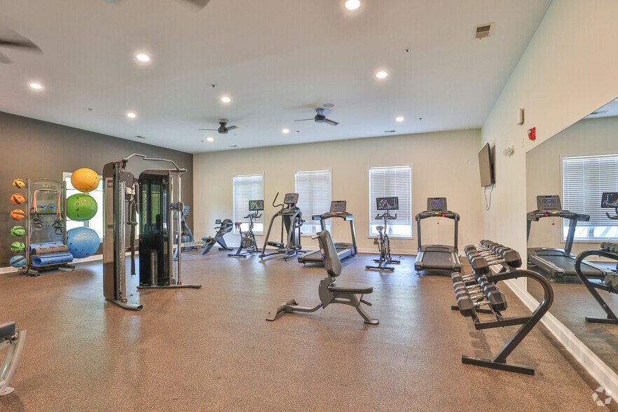 Interior Photo - The Hub at Palmetto Pointe