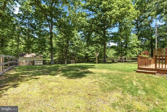 Building Photo - 45320 Barefoot Dr