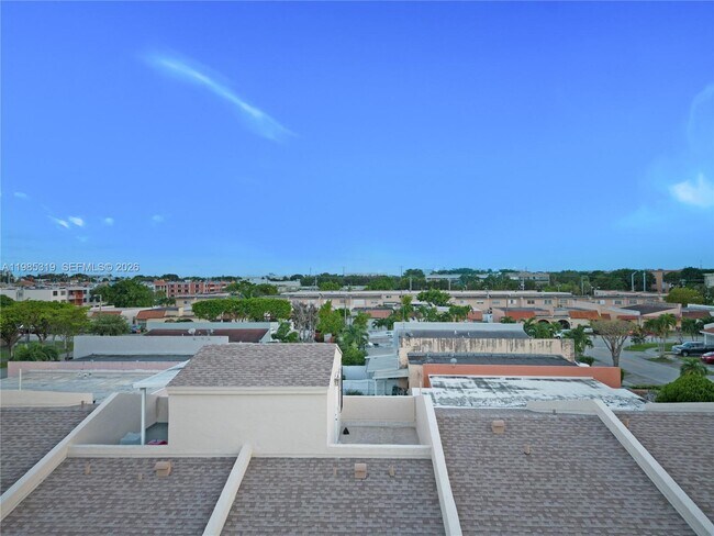 Building Photo - 1758 W 58th St