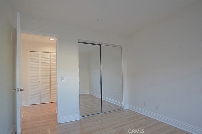 Building Photo - 16 Savona Ct