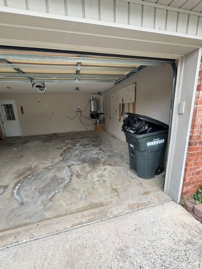 Building Photo - Beautiful 4 Bedroom 2 and a Half Bathroom in the Heart of Sherwood, AR