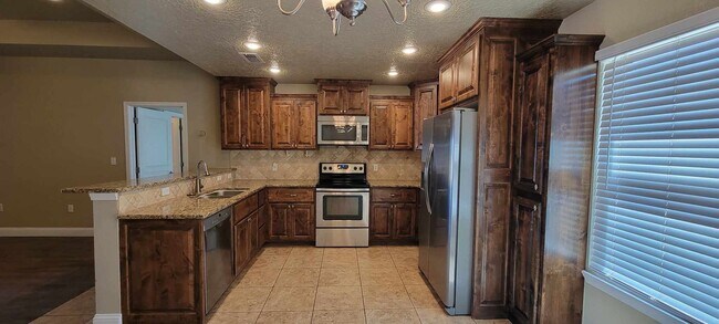 Building Photo - Beautiful 3 bed 2 bath home!