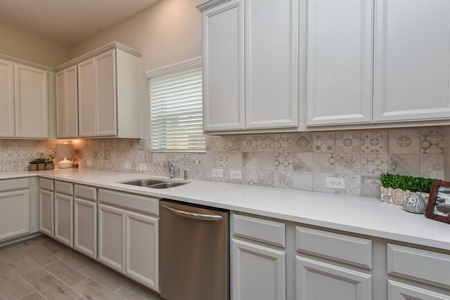 Building Photo - 11107 Bluewater Lagoon Cir