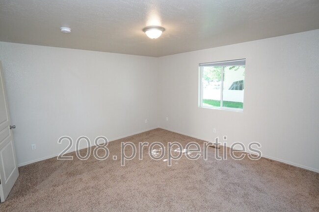 Building Photo - 201 W Lava Falls Dr