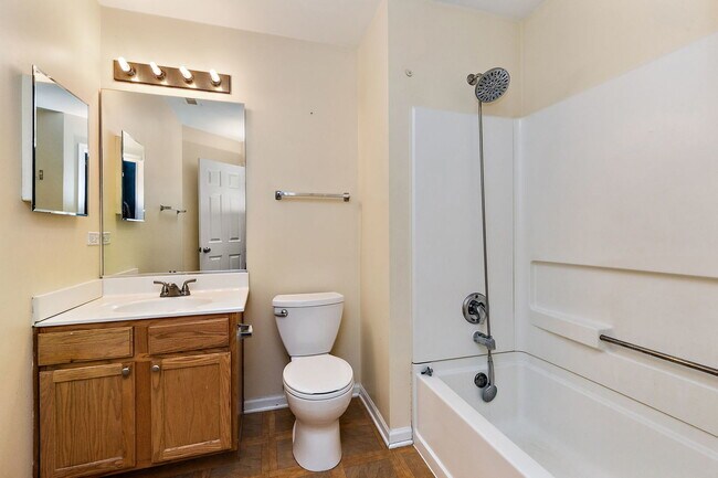 Building Photo - 253 Evergreen Cir