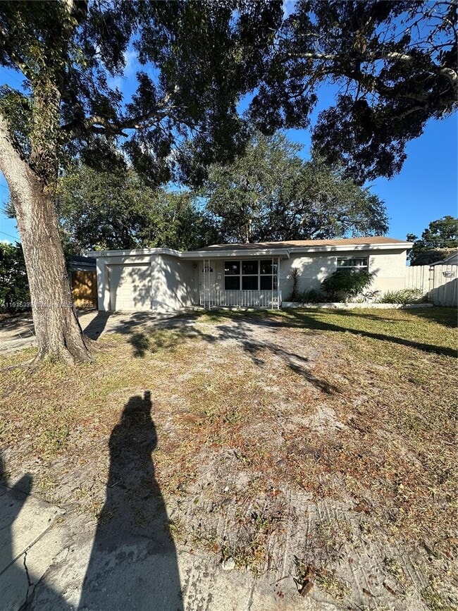 Building Photo - 2421 N 57th Terrace