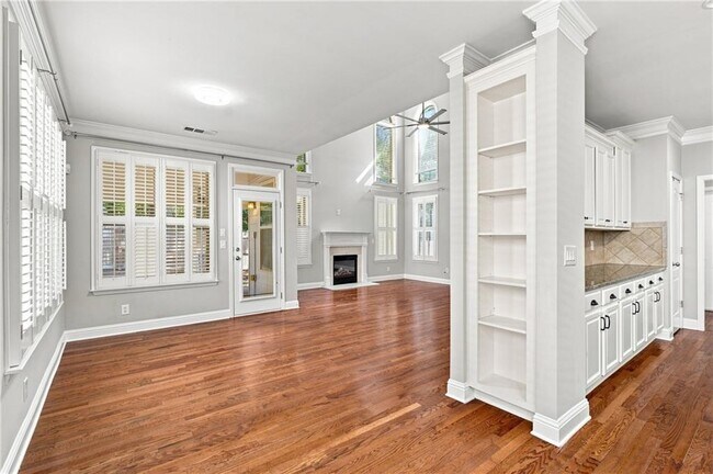 Building Photo - 3135 Carrick Rd
