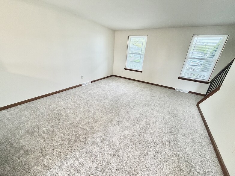 Family Room - 1328 Dangelo Dr