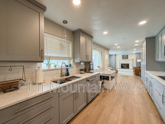 Building Photo - 76 W 1300 S