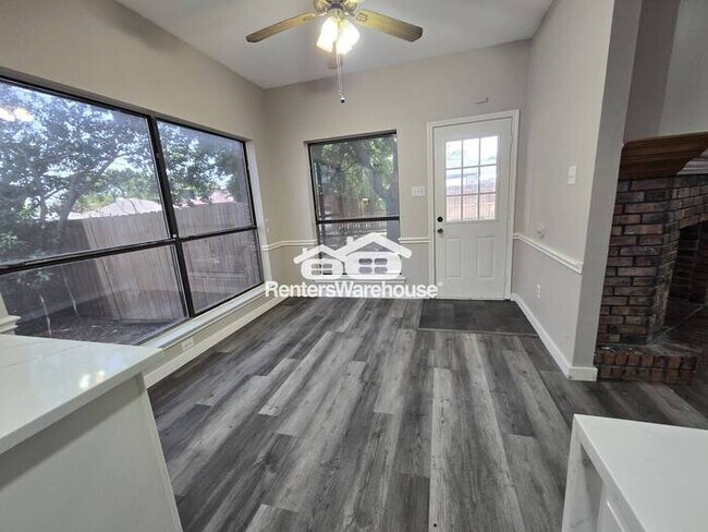 Building Photo - FOR RENT - MOVE IN READY - 3BED 2.5BATH - ...
