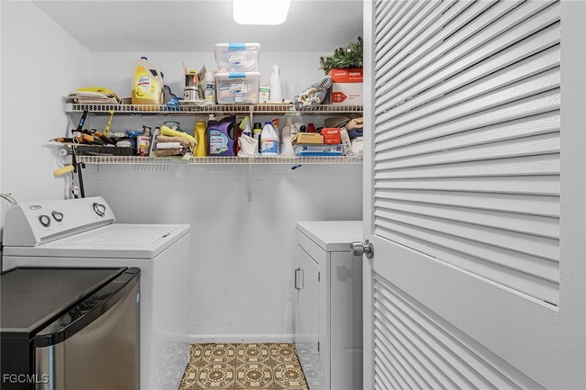 Building Photo - 4384 Bowsprit Ct