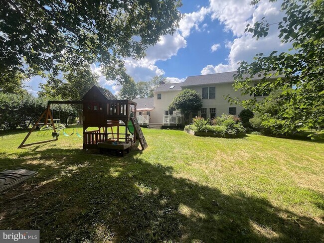 Building Photo - 7707 Lake Glen Dr