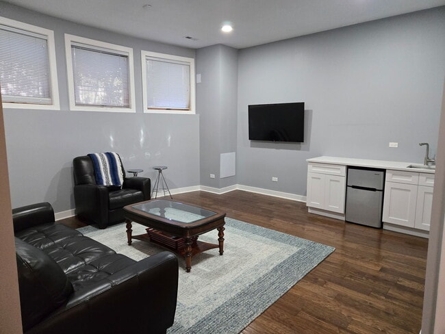 Building Photo - 4150 S Drexel Blvd