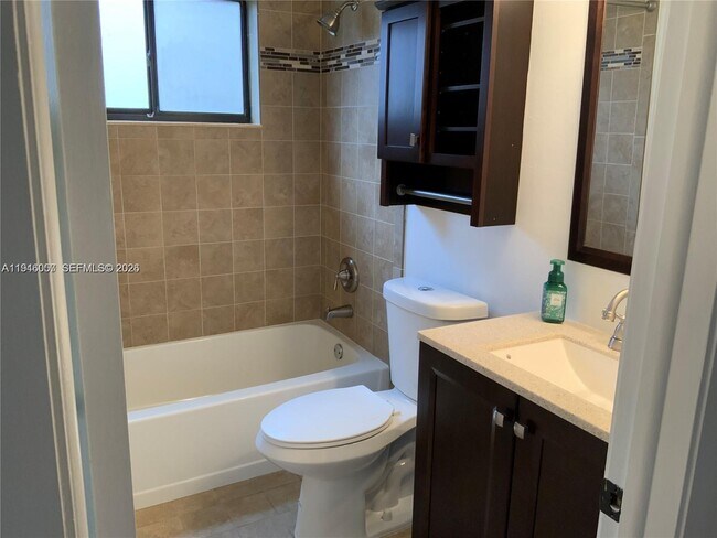 Building Photo - 9920 NW 68th Pl