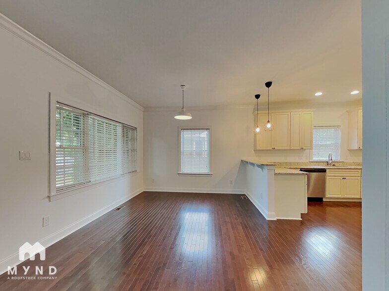 Building Photo - 211 Idlewild Ave