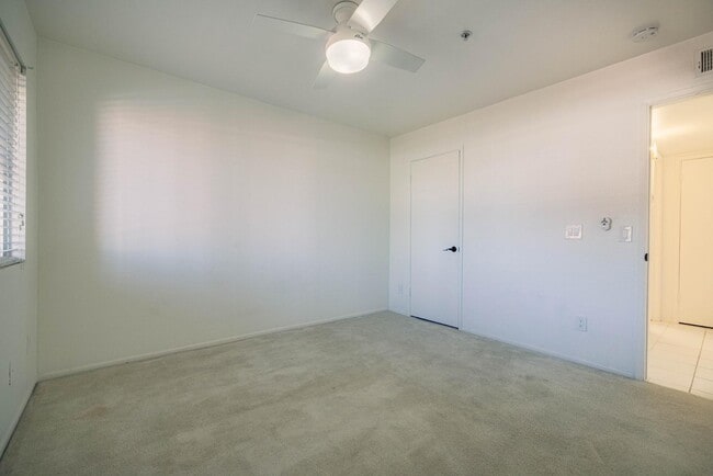 Building Photo - 1650 N 87th Terrace