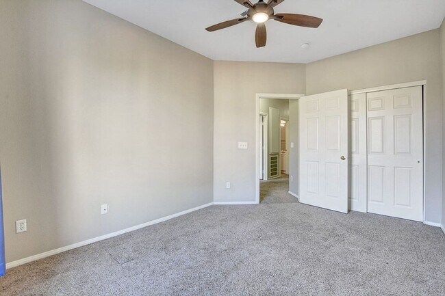 Building Photo - 716 Peachy Canyon Cir