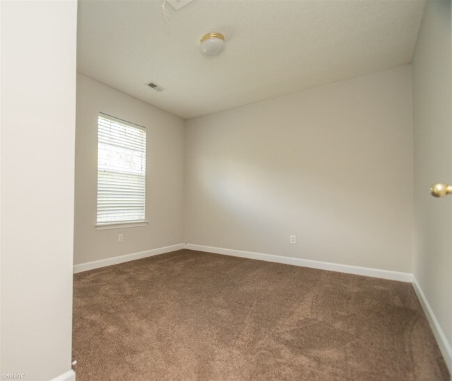 Building Photo - 3 br, 2.5 bath House - 2022 Sunset Village Dr
