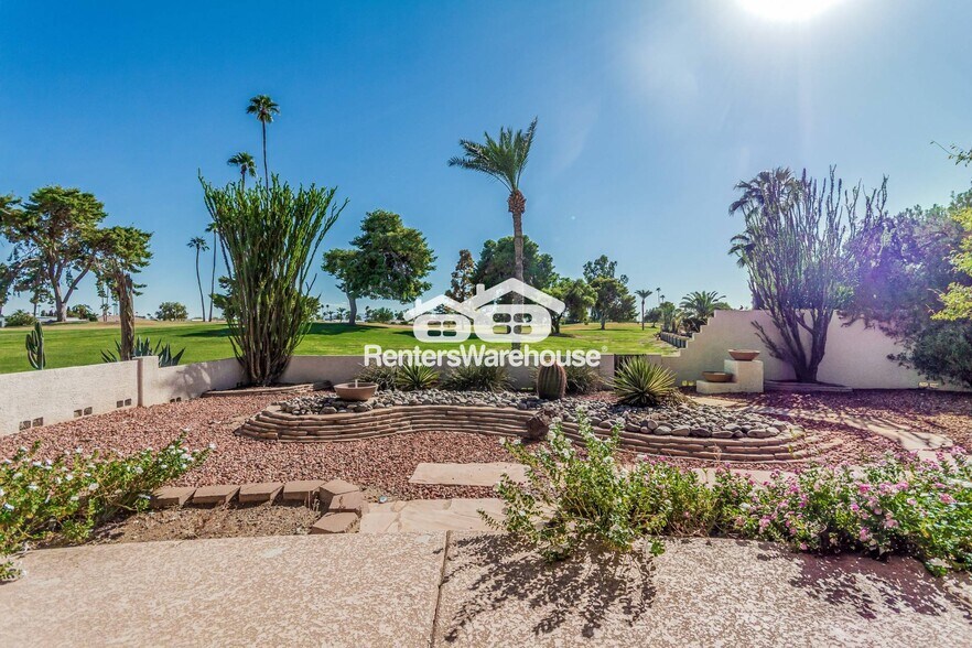 Building Photo - 16030 N Nicklaus Ln