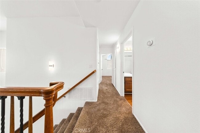 Building Photo - 7448 Bellingham Ave