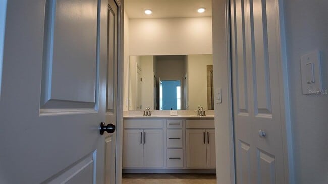 Building Photo - 14883 White Pearl Rd