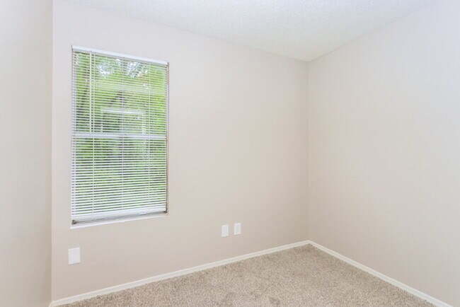 Building Photo - 1505 Chelsea Downs Dr NE