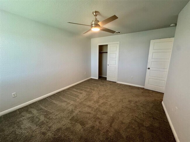 Building Photo - 372 Kingfisher Ln