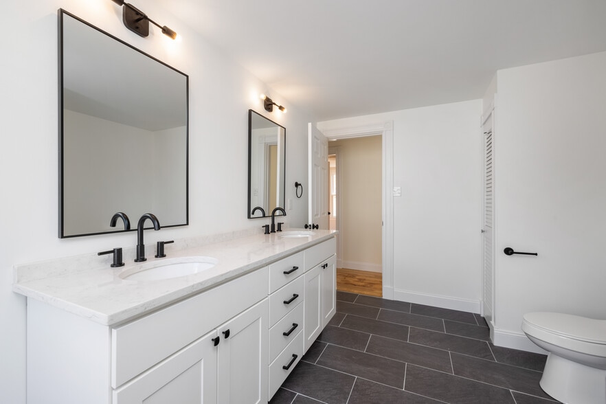 Bathroom 1 - 338 Stevens Avenue