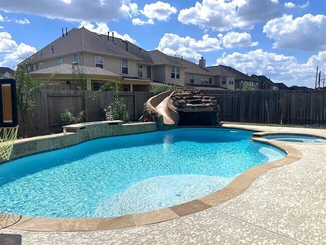 Building Photo - 12714 Fall Lott Dr