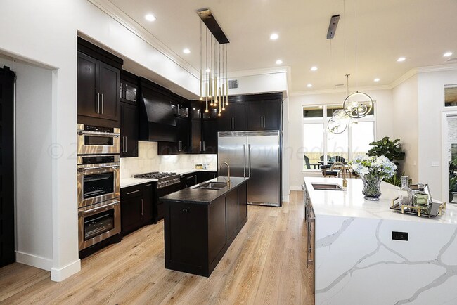 Building Photo - 9405 Rockridge Pkwy