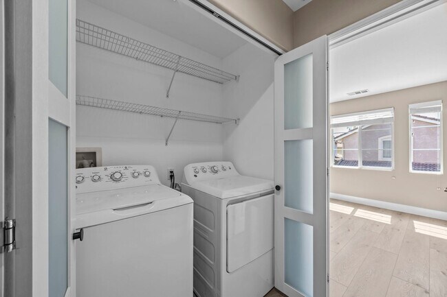 Building Photo - Beautiful detached condo in Painted Trails!