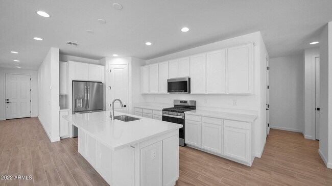 Building Photo - 13407 W Rowel Rd