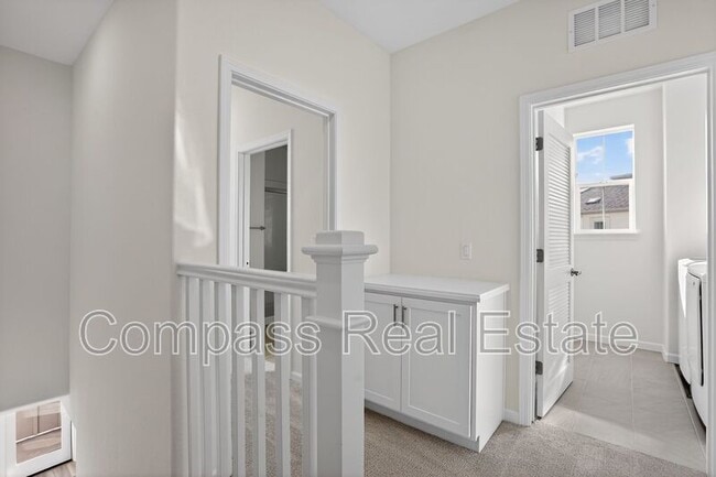 Building Photo - 3814 Norbridge Ave