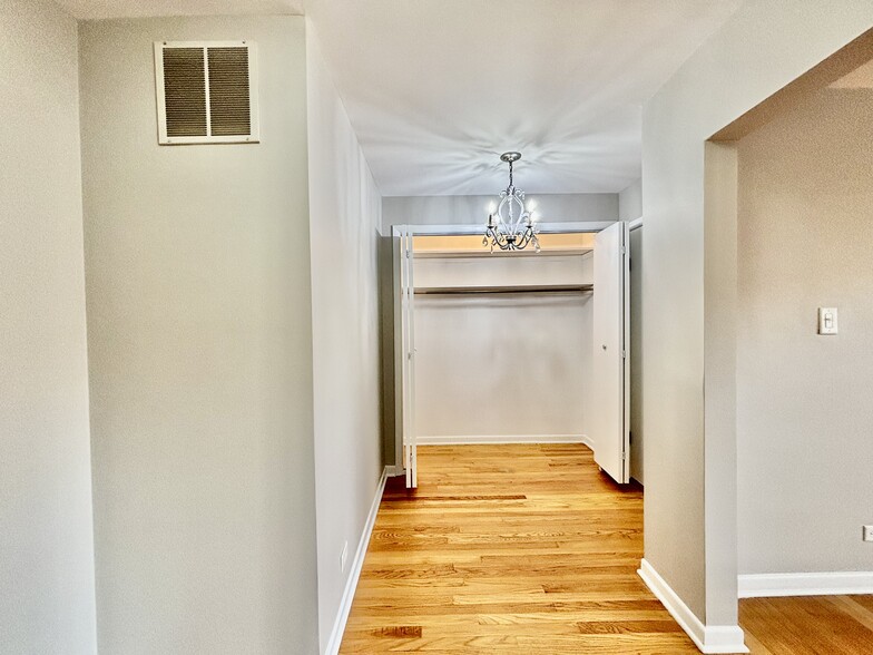 Closet space - 2642 W Farragut Ave