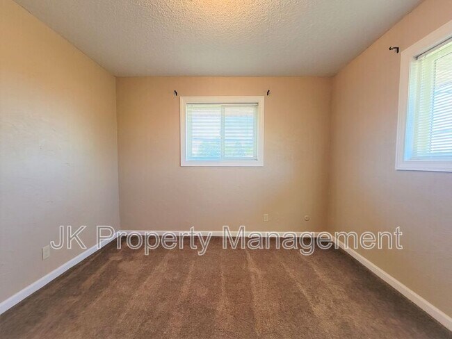 Building Photo - 4609 5th Ave S