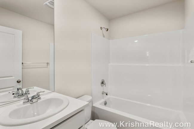 Building Photo - 11935 NE 104th St