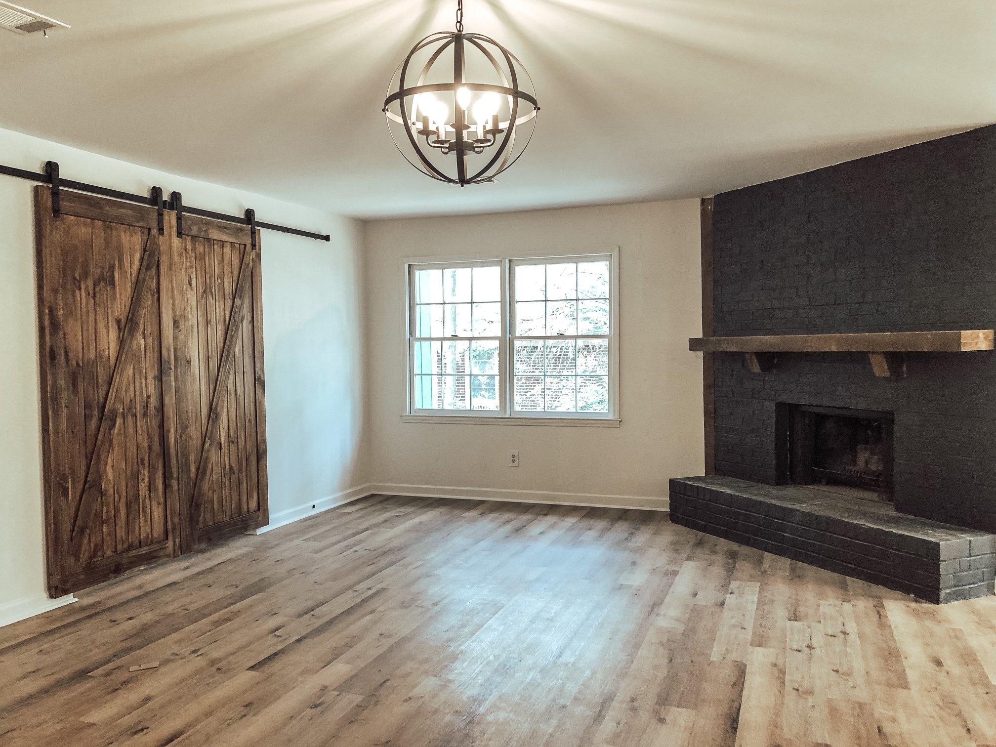 Building Photo - 1234 Juniper Dr