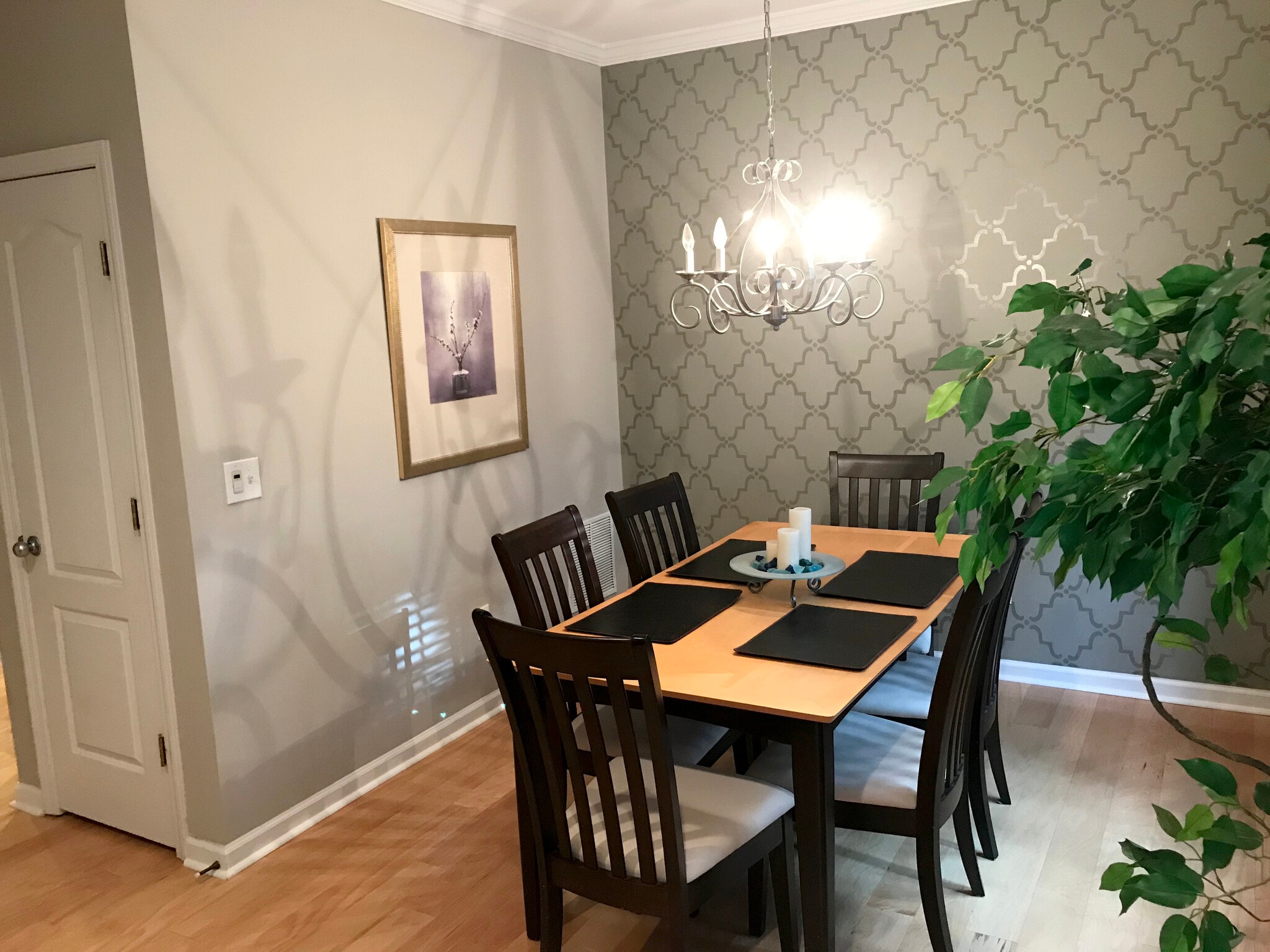 Building Photo - 1151 Village Ct SE