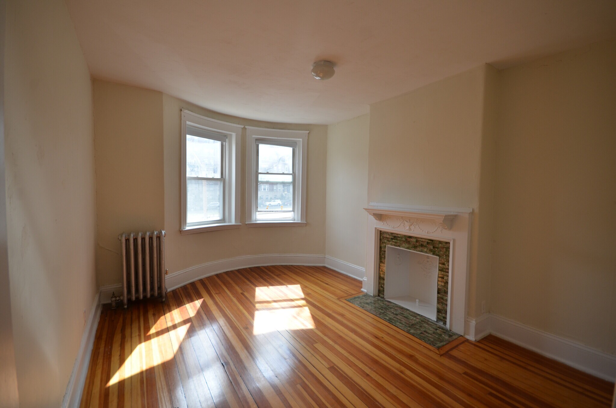 Building Photo - 1371 Commonwealth Ave