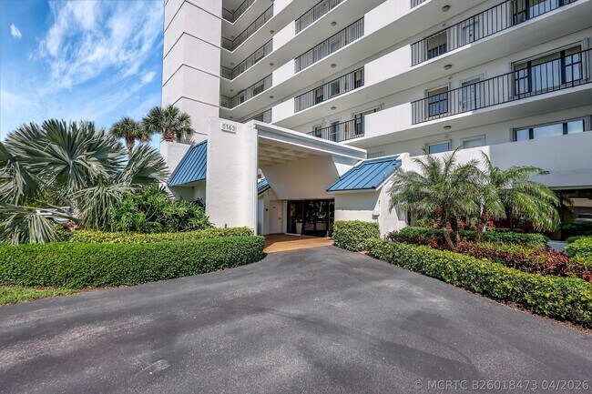 Building Photo - 5163 N Hwy A1A